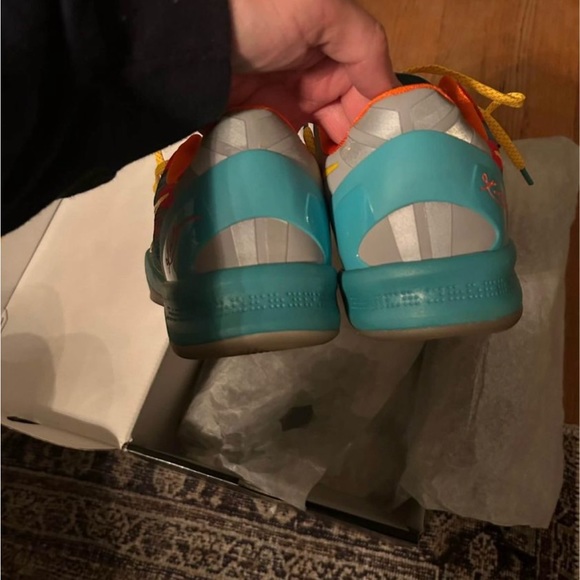 Nike Kobe 8 GC
Venice Beach (2013) - Picture 3 of 10